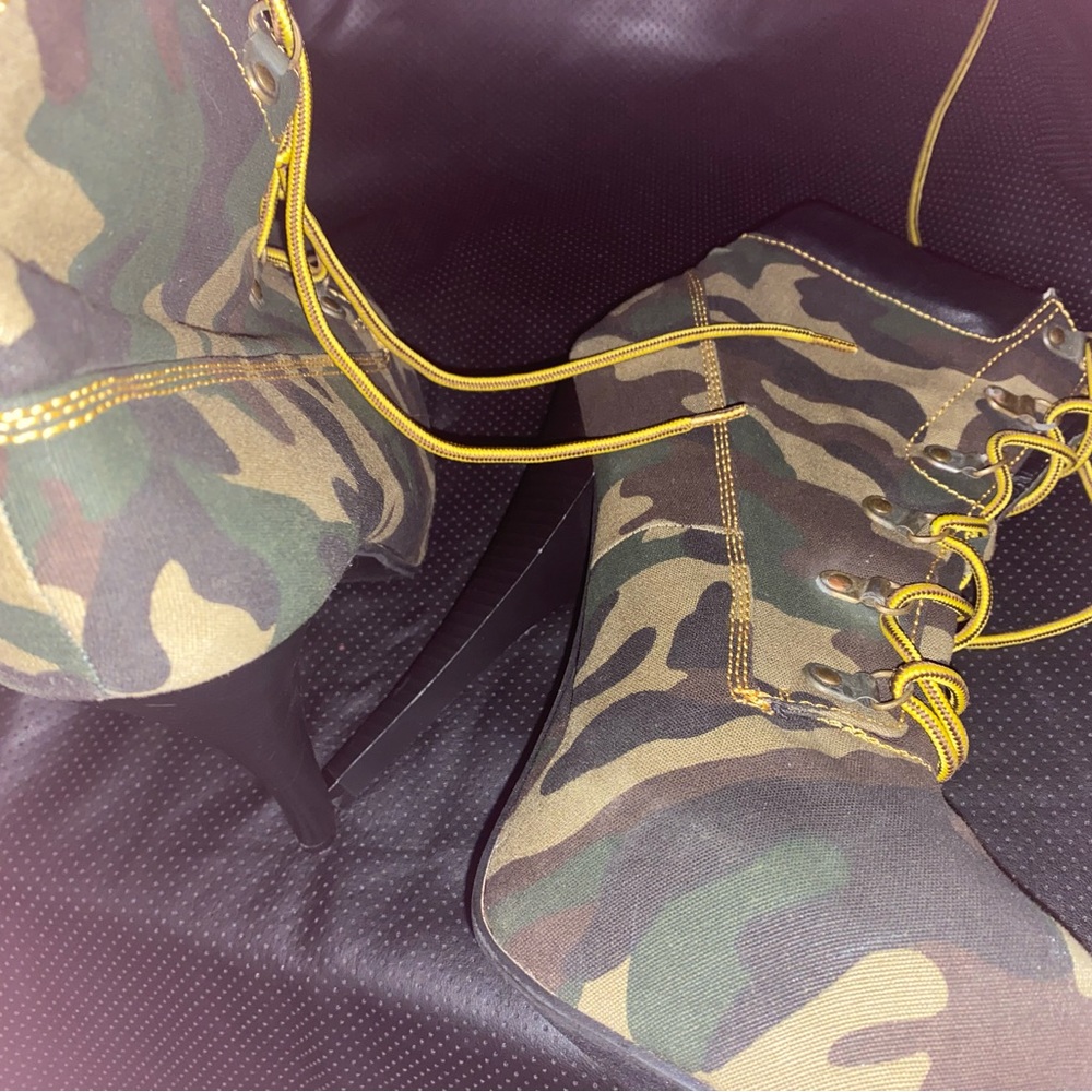 Camouflage high stiletto boots